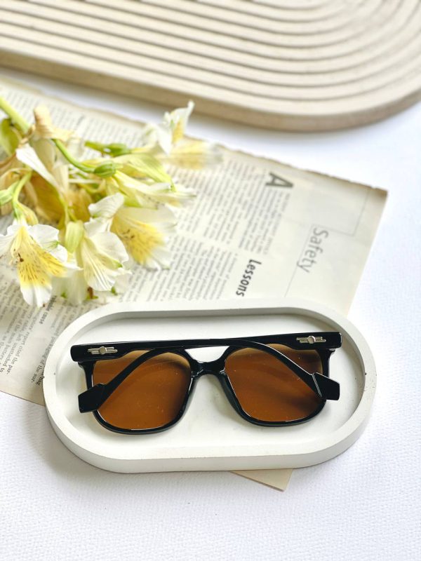 عینک اسپرت استاندارد UV400 فرم کائوچو همراه کاور و دستمال