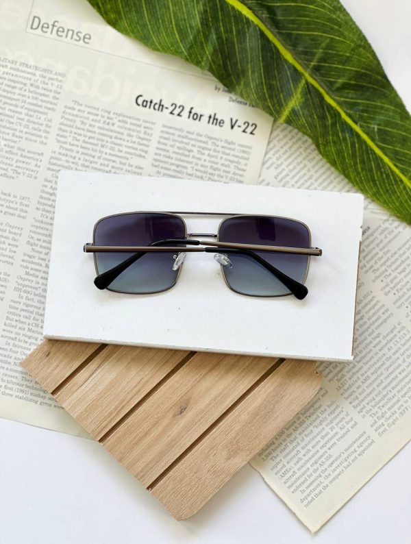 عینک اسپرت برند ditiai استاندارد UV400 فرم کائوچو همراه کاور و دستمال