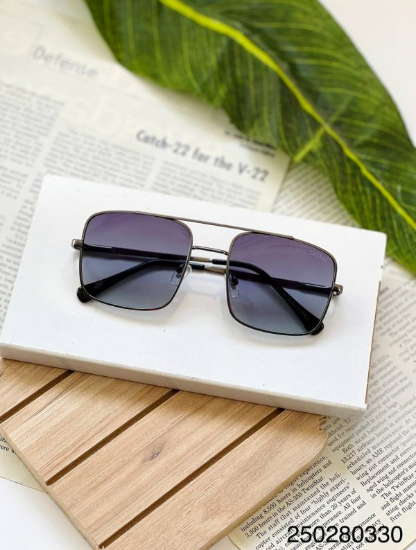 عینک اسپرت برند ditiai استاندارد UV400 فرم کائوچو همراه کاور و دستمال