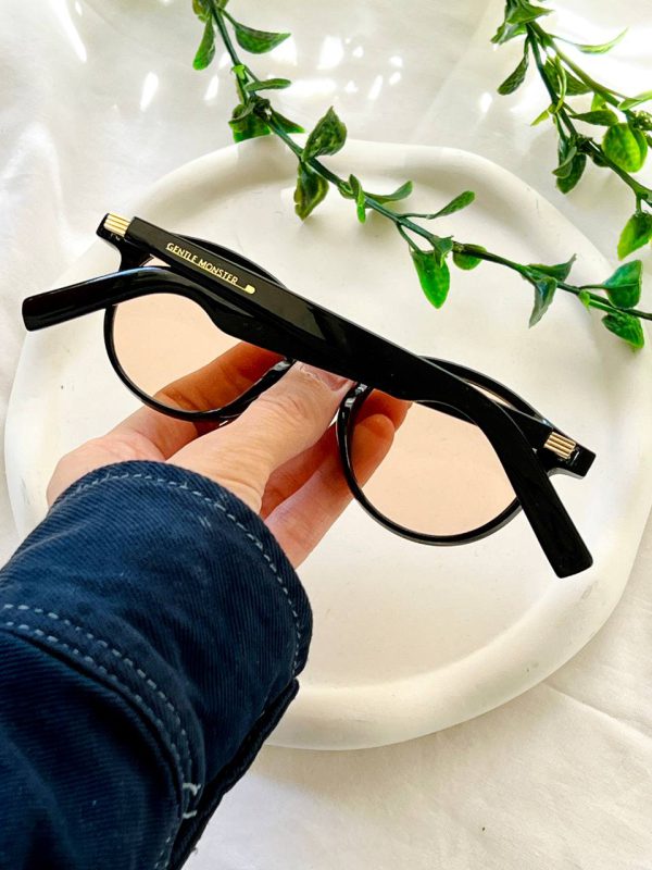 عینک اسپرت فرم کائوچو استاندارد UV400 همراه کاور و دستمال
