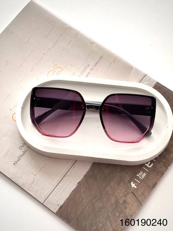 عینک زنانه برند LV فرم کائوچو دارای استاندارد UV400 همراه کاور و دستمال