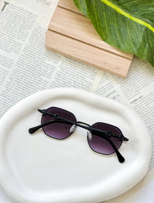 عینک زنانه برند ditiaiاستاندارد UV400 فرم کائوچو همراه کاور و دستمال