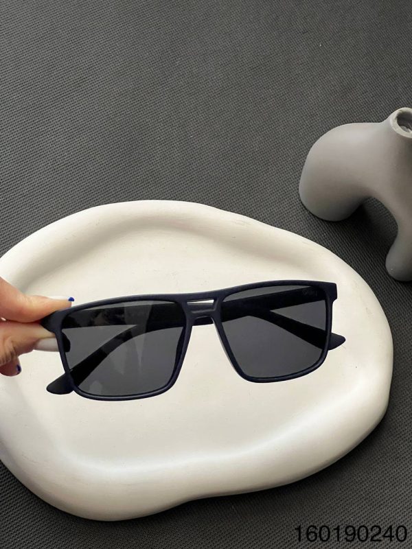 عینک اسپرت فرم کائوچو دارای استاندارد UV400 همراه کاور و دستمال