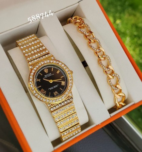 باکس هدیه ساعت و دستبند زنانه کیفیت عالی رنگ ثابت