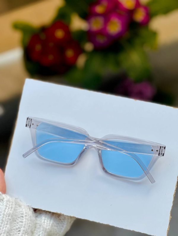 عینک اسپرت دارای استاندارد UV400 فرم کائوچوی همراه کاور و دستمال