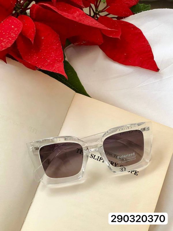 عینک زنانه برند سلین دارای استاندارد UV400 دارای فرم کائوچو و پلاریزه به همراه کاور و دستمال کیفیت عالی