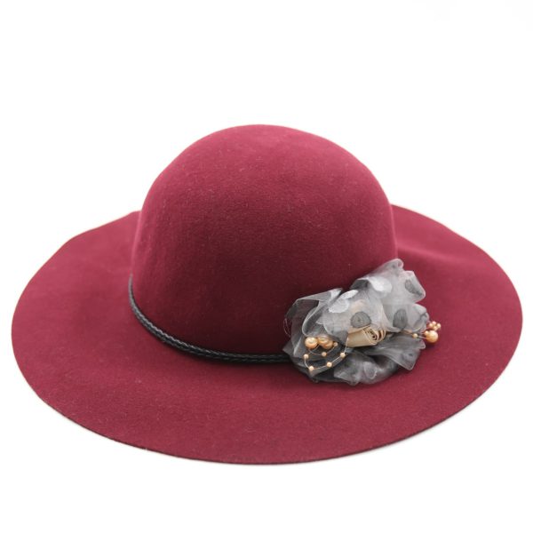 کلاه دخترانه لبه دار رنگ زرشکی کلاسیک نمدی فلاپی باند چرمی بغل گل