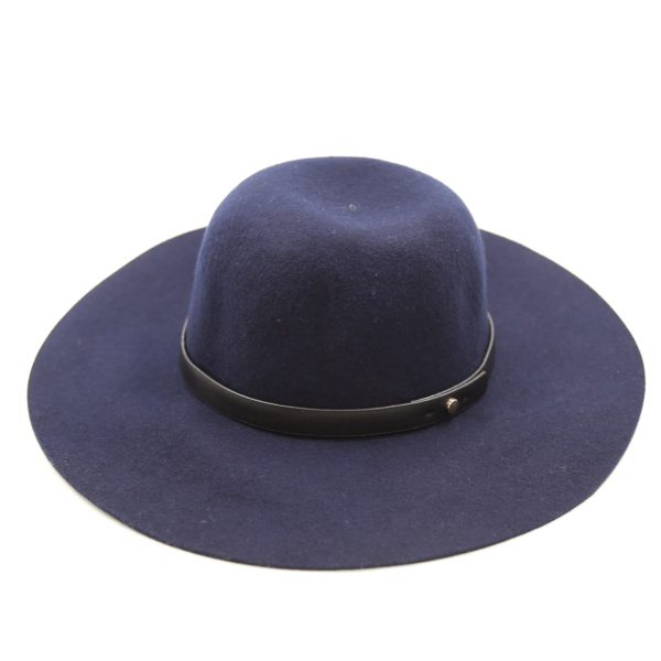 کلاه دخترانه لبه دار رنگ سرمه ای کلاسیک نمدی فلاپی دور بلند باند چرمی دکمه دار